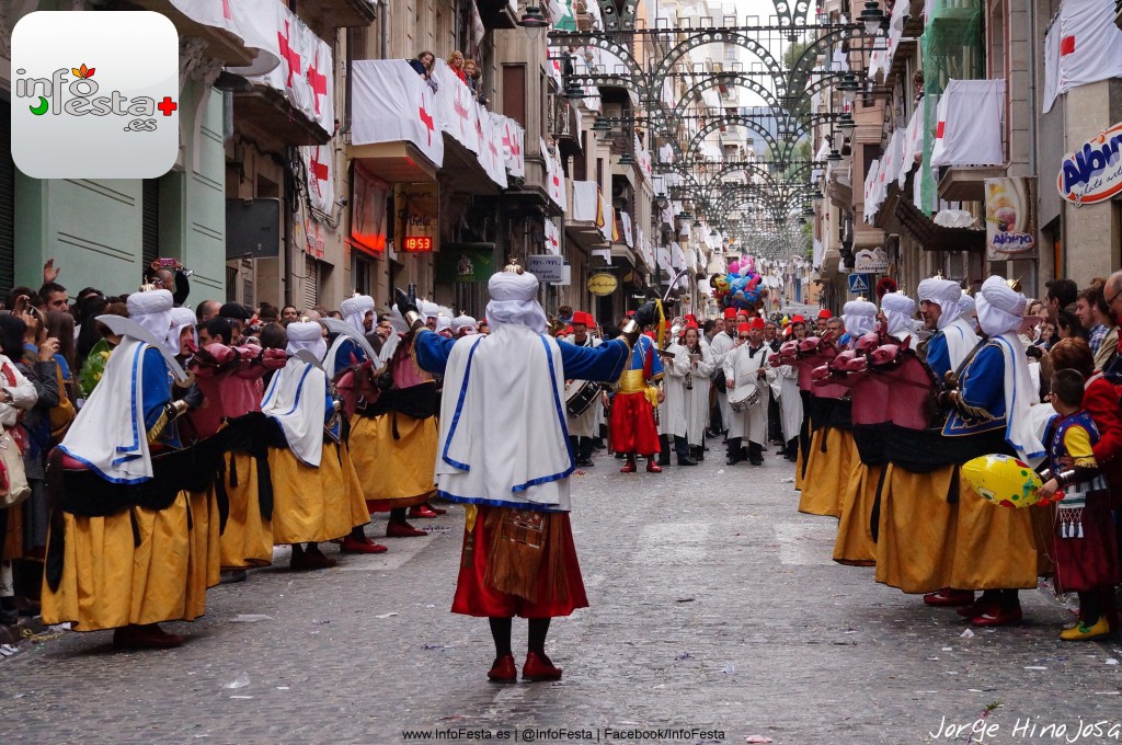 diana vespertina cavallet alcoy moros y cristianos fila realistes bequeteros foto jorge hinojosa infofesta (4)