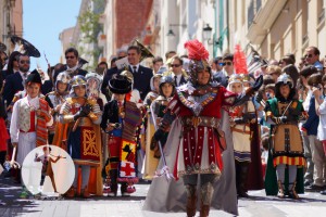 Gloria Infantil en Alcoy con el Sargento Infantil encabezando la formación